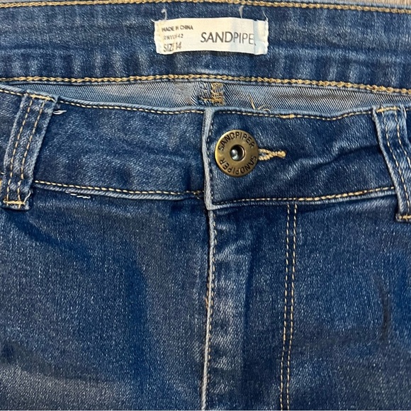 Trendy Blue Distressed Jean Shorts - Picture 3 of 3